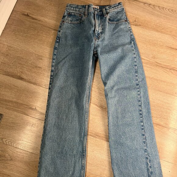 Abercrombie & Fitch Denim - Abercrombie & Fitch The 90s Relaxed Jean High Rise